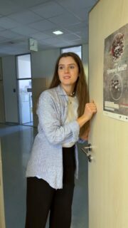 🎬 Mýty a fakta o Erasmu #3: “Ruším výjezd, protože je to tam drahé / nechci na školu, kam jsem se dostal(a)…” ❌📍

Možná to zní jako rychlé řešení, ale pozor ❗ zrušením výjezdu přicházíš o možnost vyjet v daném akademickém roce. 😬
Proto je tak důležité vybrat si hned na začátku jen univerzity, kam opravdu chceš jet a zjistit si o nich vše potřebné včas. 🌍

💡 Tip: Všechny informace najdeš snadno v Erasmus Pickeru a v závěrečných zprávách studentů v InSIS. Díky nim získáš realistický přehled o nákladech, kvalitě výuky i životě na místě.

👉 Ať tě pak nic nepřekvapí na poslední chvíli!

#vsestudyabroad #erasmus #vseerasmus #vsecz #erasmusplus #studyabroad #erasmusmyths #erasmusfacts #exchangeyourlife #studentlife #mythbusting